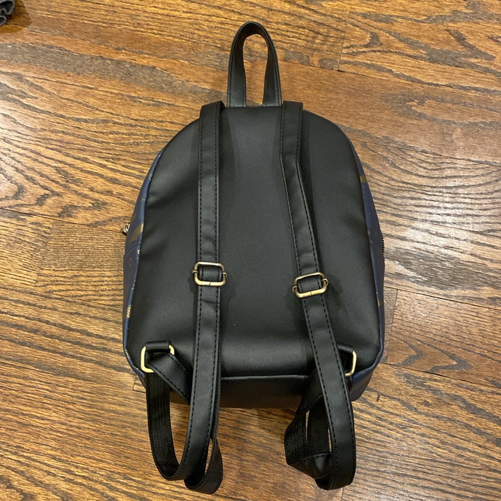 Mini Loungfly Harry Potter backpack - Picture 4 of 6